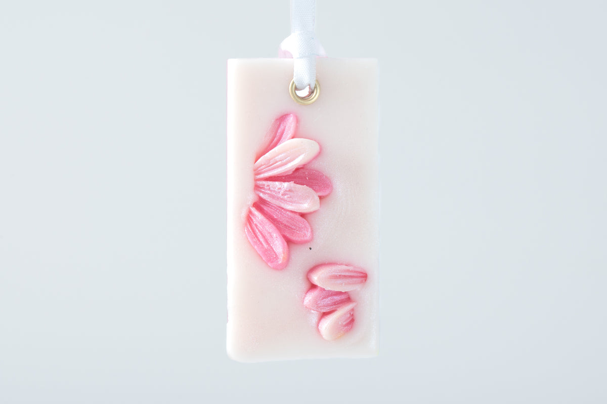 Odorizant parfumat decorativ Flora Scent Pink din ceară naturală, cu inserții florale roz