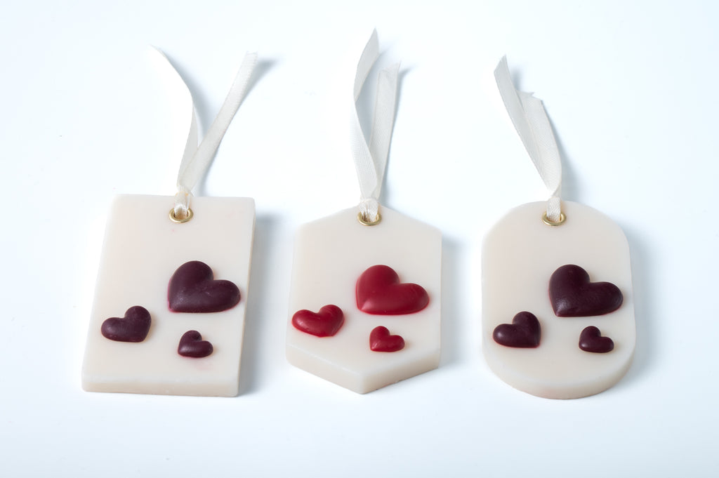 Odorizante parfumate decorative Belle Hearts din ceară naturală, set cu inserții inimă