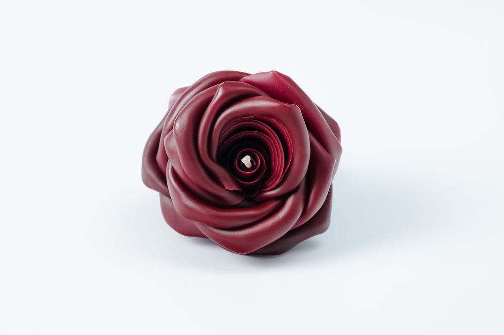 Trandafir roșu realizat manual petala cu petala din ceara de albine 100% naturală Mini Bloom Burgundy